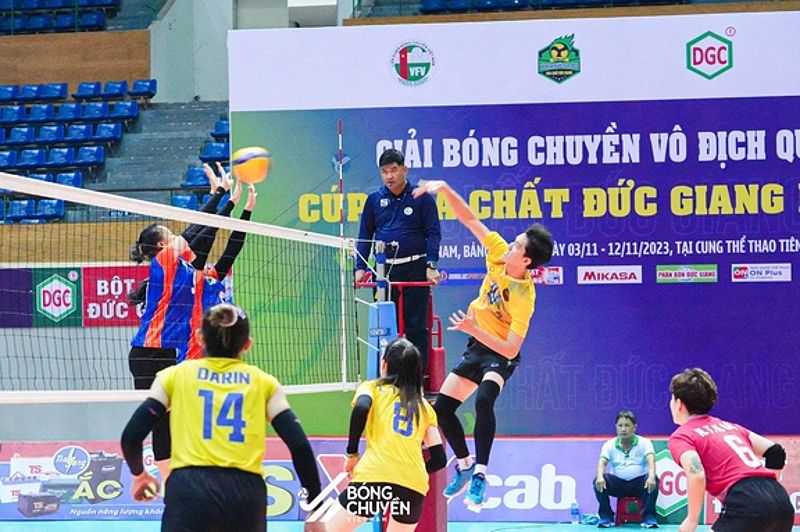 Bán kết giải bóng chuyền vô địch quốc gia 2023: Bích Tuyền lội ngược dòng, Ninh Bình LPBank giành vé vào chung kết - 718949321