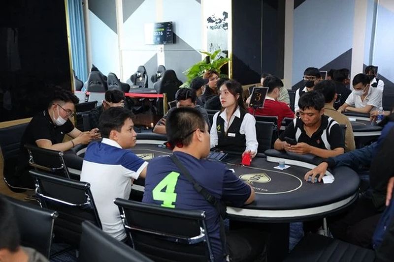 Tổ chức giải thể thao thử nghiệm bridge và poker tại Bình Dương - -167081359